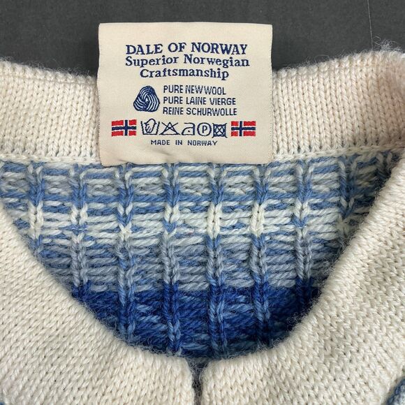 Dale of Norway Mens Cardigan Sweater sz L Fair Isle Wool Metal Clasps Blue White - Picture 9 of 11